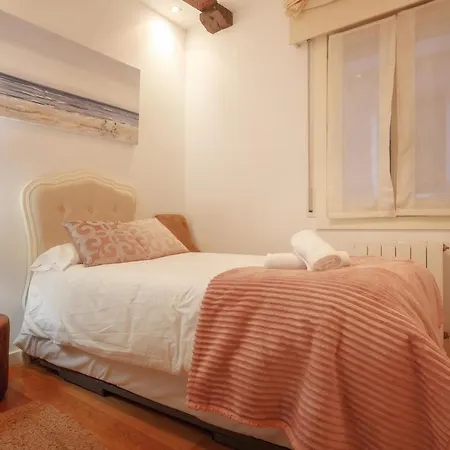 Centro Del Casco Viejo Origenes Y Tradicion * Bilbao